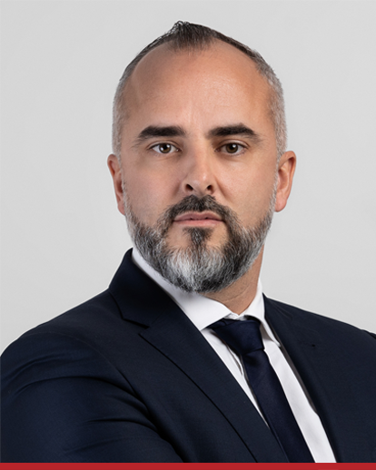 Pierre Loureiro, responsable du pôle commercial grand Ouest d'UAF LIFE Patrimoine. A la tête d'une équipe commerciale qui vous accompagne au quotidien sur tous les sujets qui font notre force : qualité de l’offre, qualité de service et qualité du digital.